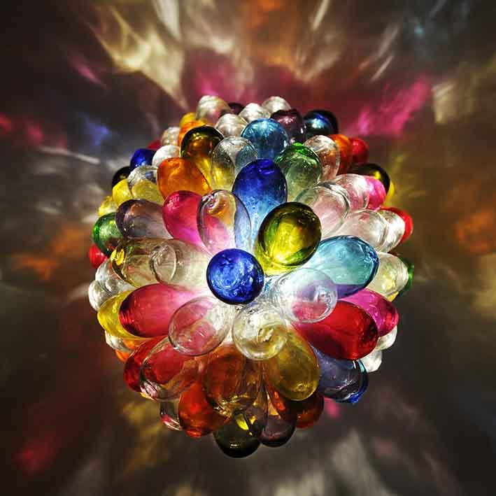 la maison d`alep syrien lampe objekt licht leuchte mundgeblasen handwerk tradition transparent farbig design klassiker loveistheanswer