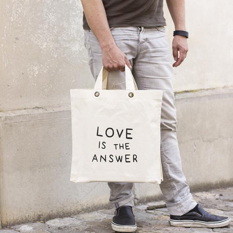 LOVE IS THE ANSWER Tasche